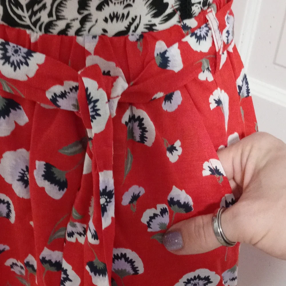 🆕️🌹J. Crew🌹- Red/Blue Floral Linen Blend Skirt w/Sash